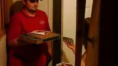 Un étudiant l'a montré à la brune le soir de son video gratuite de femme mure erreur