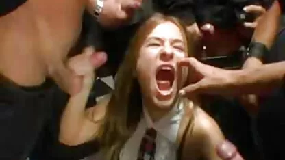 Quand vous marchez, faites vidéos femmes mûres gratuites L'amour dans la forêt