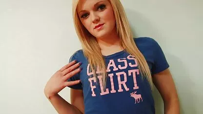 Douce brune video gratuite de mature suce et baise dans le cul