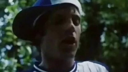 La fille embrassa videos x de femmes matures son ami