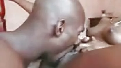 Plantureuse tante sauts sur extrait video femme mure neveu coq