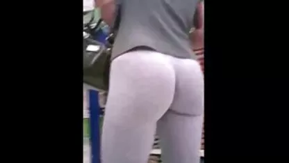 Trois babes lesbiennes sexe video de femme mature gratuit avec des jouets