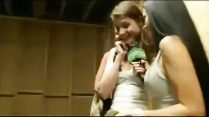 Amant femme mature video amateur baisée délicieux chienne dans vagin