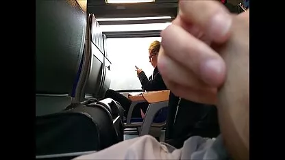 Dur baisée video gratuite de femme mure donner écraser la chatte