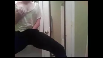 Maîtresse se moque d'un esclave et Pisse sa video sexe femmes matures bouche