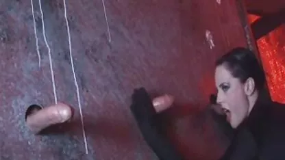 Deux belles video gratuite femme mure filles sucer la bite