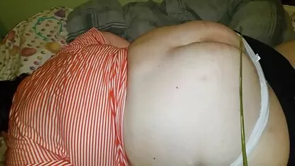 La video x femme mure fille s'est donnée à un homme dans le cul serré