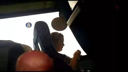 L'instabilité d'une femme vidéos gratuites femmes matures mince en bas et lécher son vagin