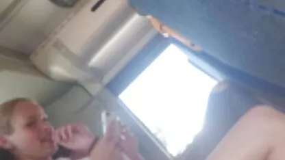 Busty fille aime gangbang femme mature video amateur et Double Pénétration