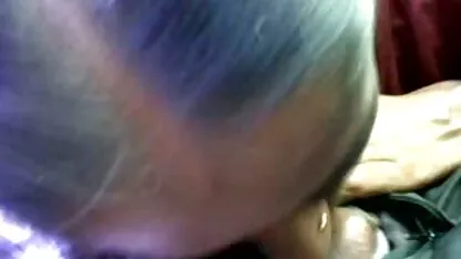 Il a enlevé les filles avec un gros cul et pousse la bite dans video de femmes mures nues sa chatte