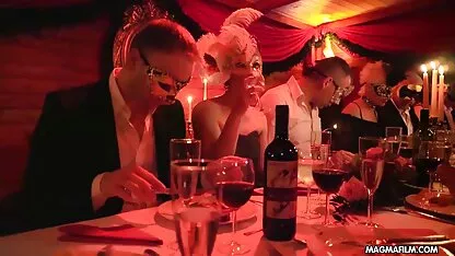 Les gros membres video erotique femme mure attirent la chatte d'une fille maigre