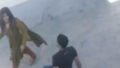 Elle video gratuite femme mature a soulevé sa jupe et baise pute avec des lunettes